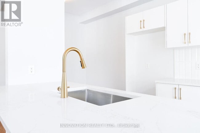 Photo du bâtiment - 732 Tincture Pl