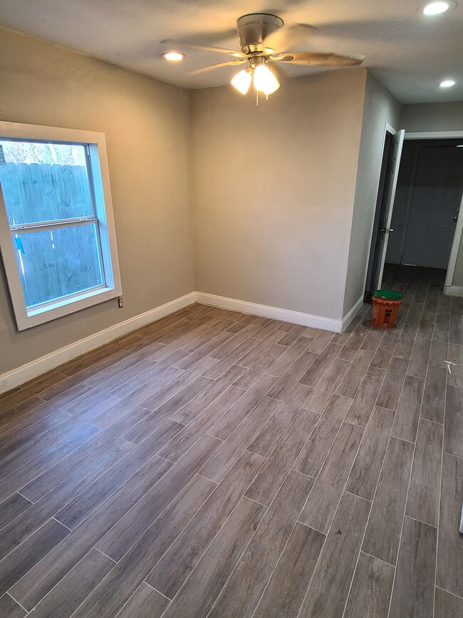 Building Photo - 6223 Sherwood Dr