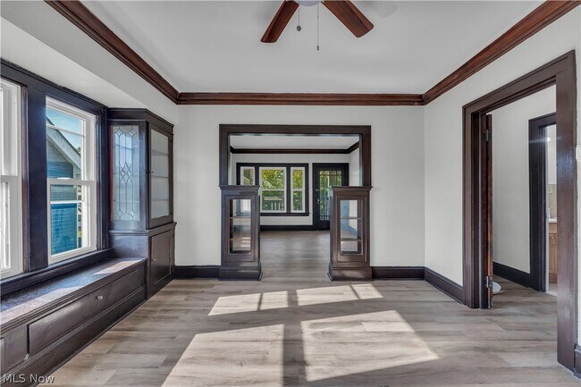Foto del edificio - 12812 Parkhill Ave