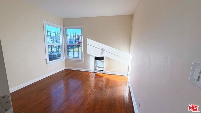 Foto del edificio - 626 E Fairview Blvd