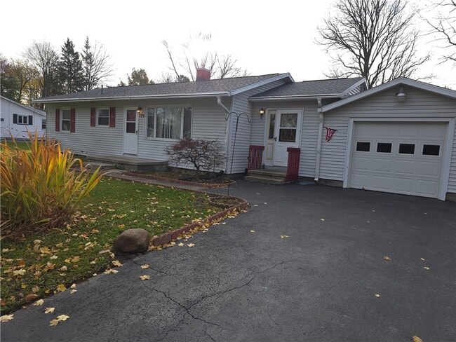 Building Photo - 379 Hollybrook Rd