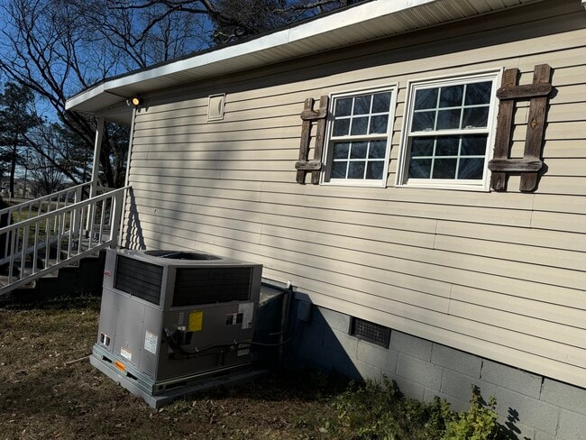 Building Photo - 11601 US-221