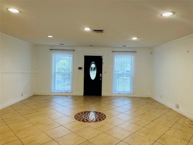 Foto del edificio - 3850 NW 81st Terrace