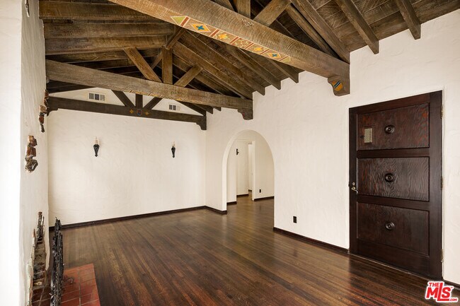 Foto del edificio - 3840 Valleybrink Rd