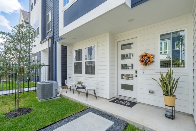 Building Photo - 8324 Springwood Cyn Ln