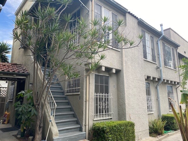 Front View - 4324 Willow Brook Ave