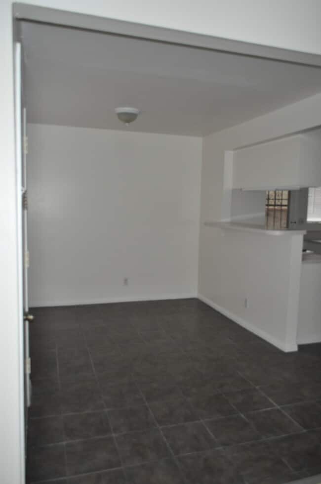 Building Photo - 4059 W 137th St