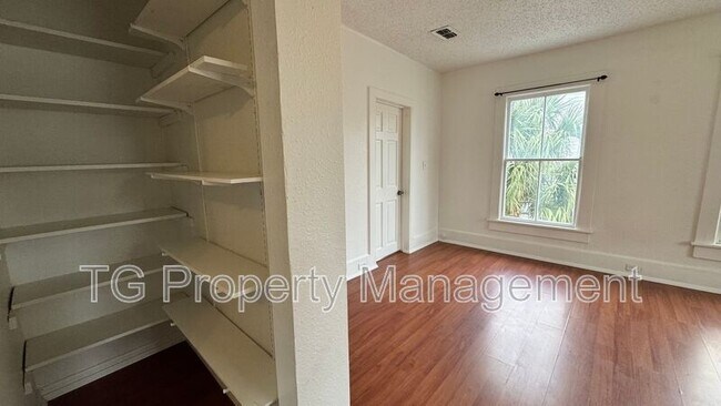 Foto del edificio - 32 UP Sanford St