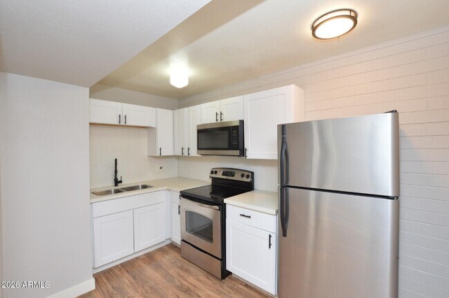 Foto del edificio - 6040 N 21st Ave