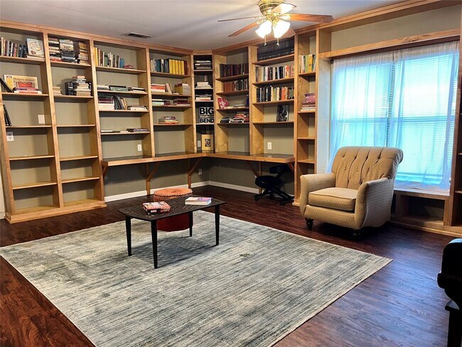 Foto del edificio - 209 Oak Crest Ln