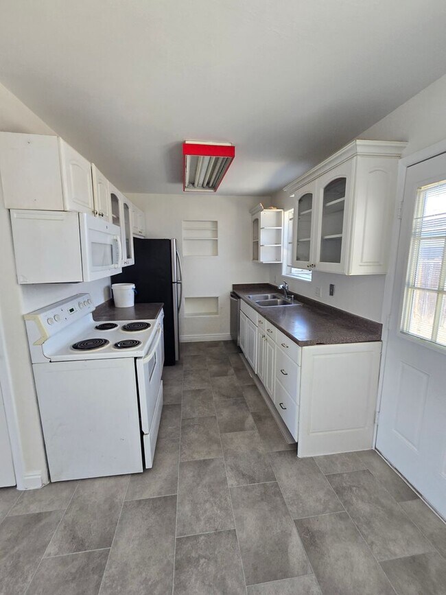 Foto del edificio - Split Level home in Westminster