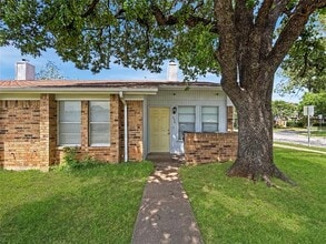 Building Photo - 536 Guerin Dr