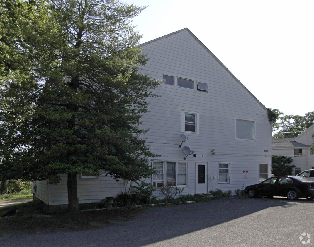 Building Photo - 287 Liberty