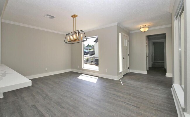 Foto del edificio - 15610 Stoney Fork Dr