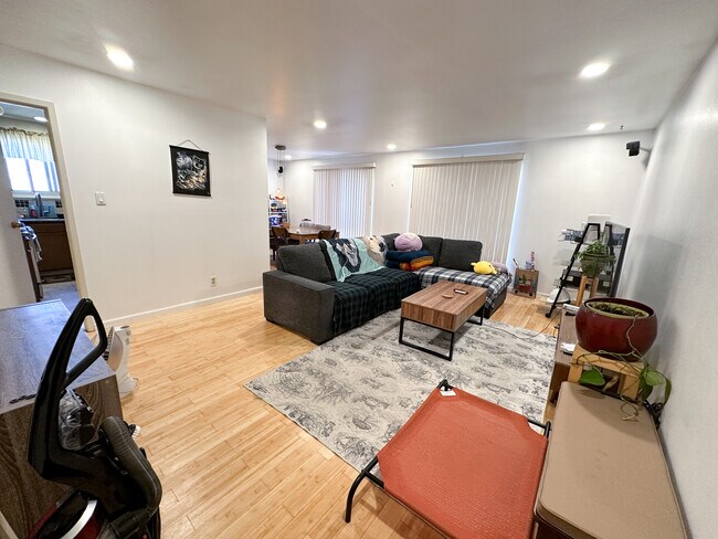 Building Photo - 92 Simpson Dr