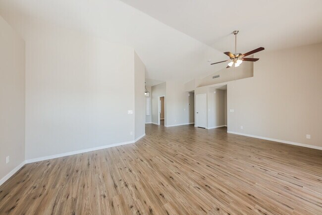 Foto del edificio - 15317 N 85th Ave