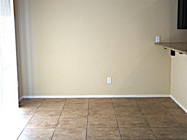 Building Photo - 1033 Maple Pines Ave