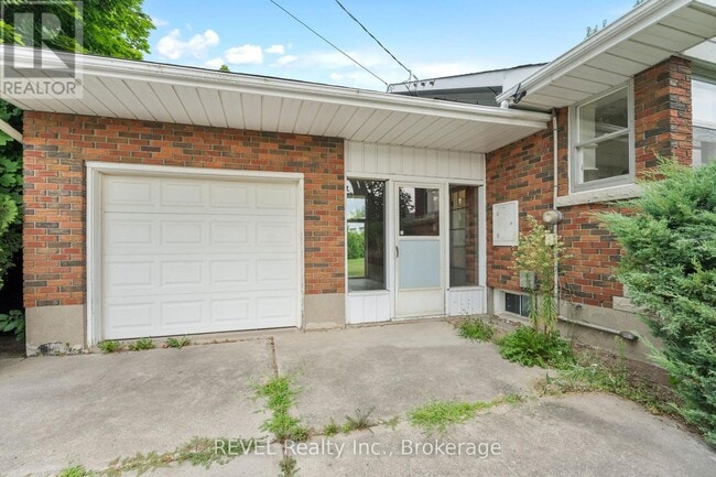 Photo du bâtiment - 1544 Four Mile Creek Rd