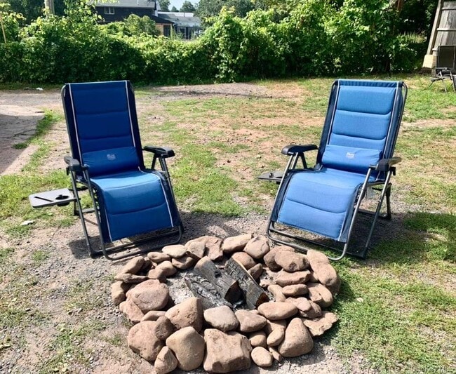 Building Photo - 7714 Main St