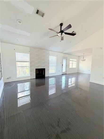 Foto del edificio - 1132 Indigo Ct