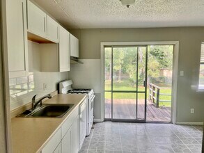 Building Photo - 311 Ivy St