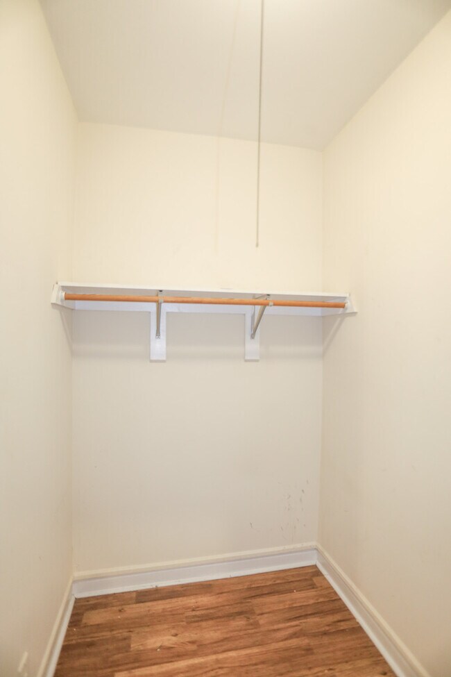 Foto del edificio - 6916 N Lakewood Ave