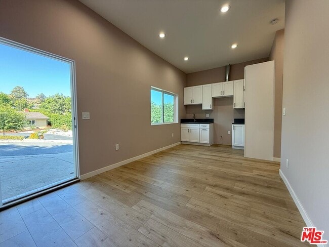 Building Photo - 10212 Kalua Dr