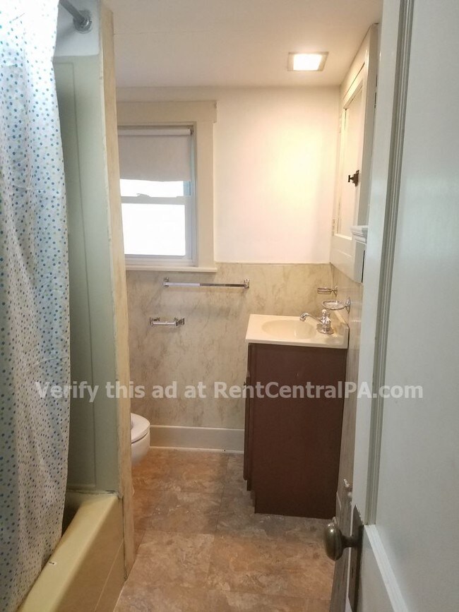 Foto del edificio - 556 Church Rd