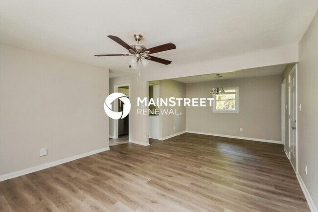 Foto del edificio - 3 Bedroom Pet-Friendly Home in COVINGTON, GA with Main Street Renewal
