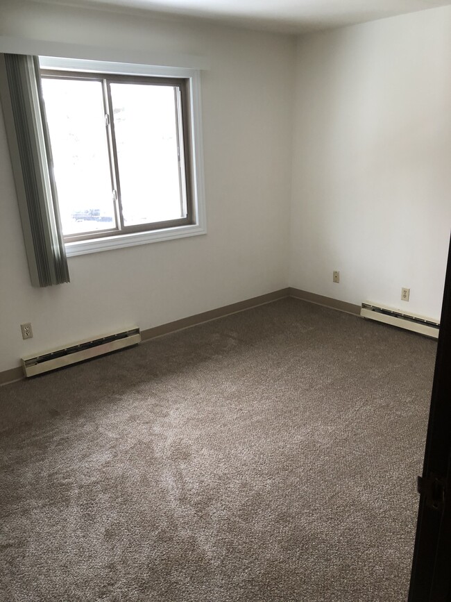 Building Photo - Riverview Apartments