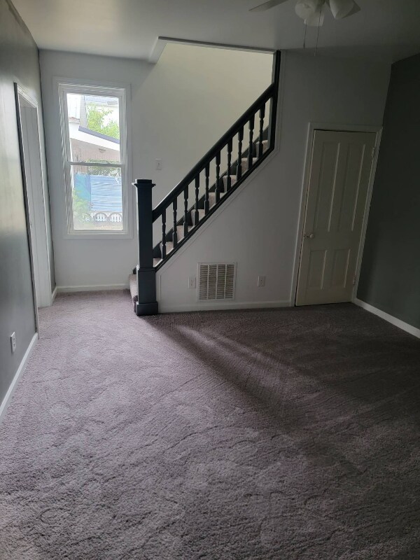 Foto principal - 362 E Hill St