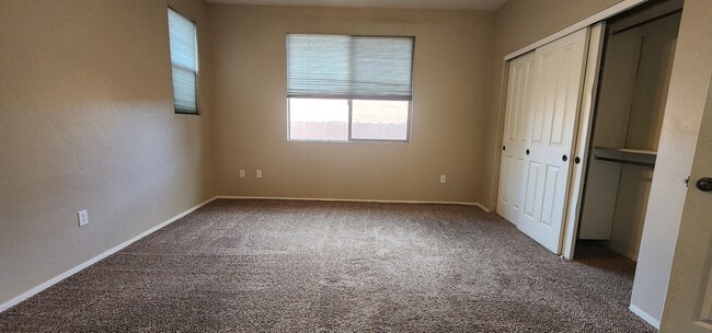Building Photo - 5074 N River Fringe Dr