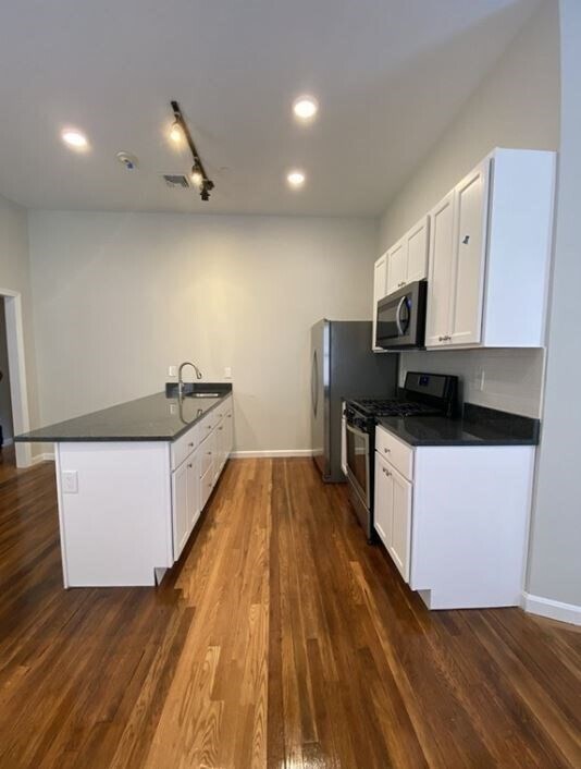 Foto del edificio - 54 Cary Ave