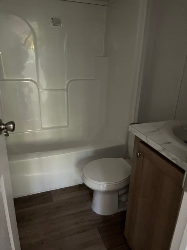 Foto del edificio - 16 Moon Shadow Ln