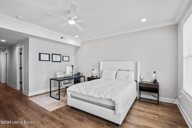 Foto del edificio - 6308 Norton Commons Blvd