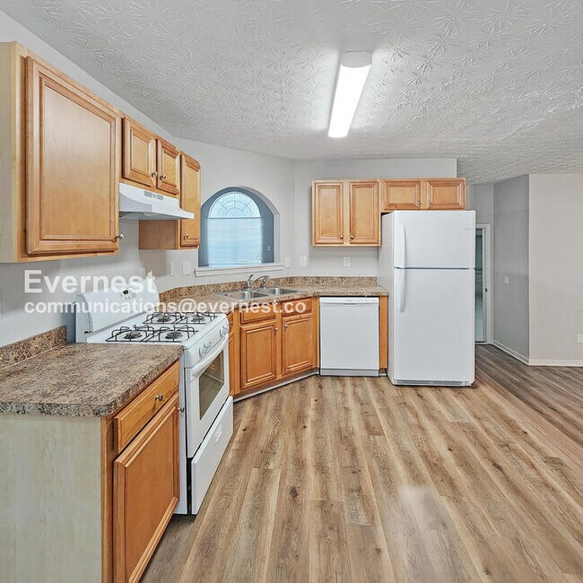 Foto del edificio - 4 Bed, 2.5 Bath Home with Attached Garage / Pet-Friendly / Available Now!