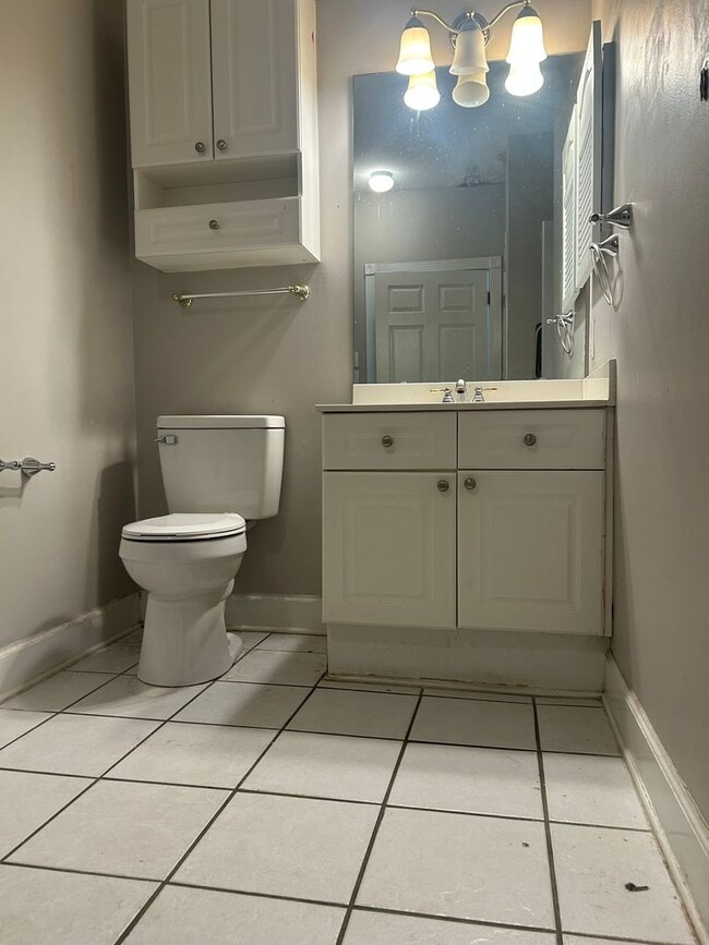 Building Photo - 9123 Meadow Vista Rd