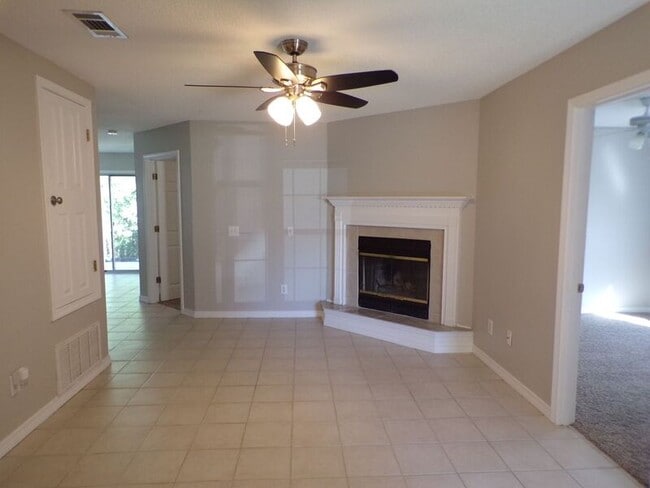 Foto del edificio - 10608 Wilderness Ln