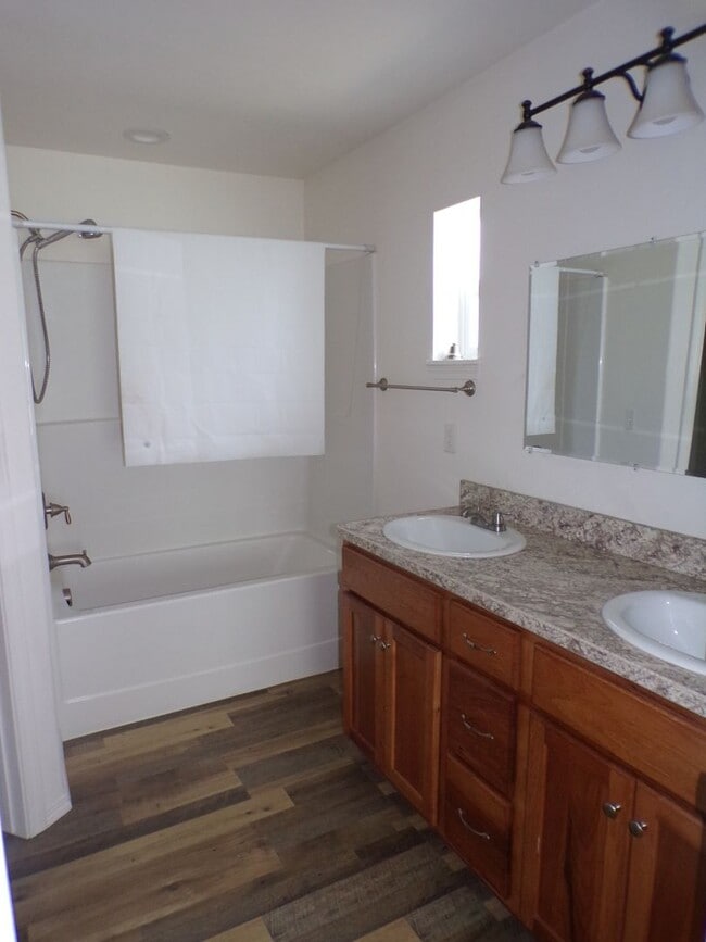Building Photo - 2812 Athens Ct