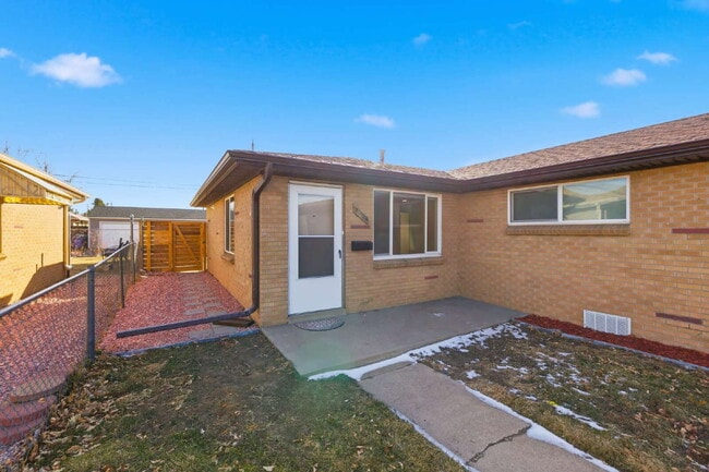 Foto del edificio - Remodeled 2-Bed 1-Bath Home in Park Hill!
