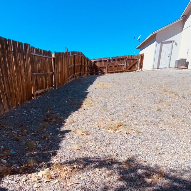 Foto del edificio - Charming Updated home with New LVP Flooring!