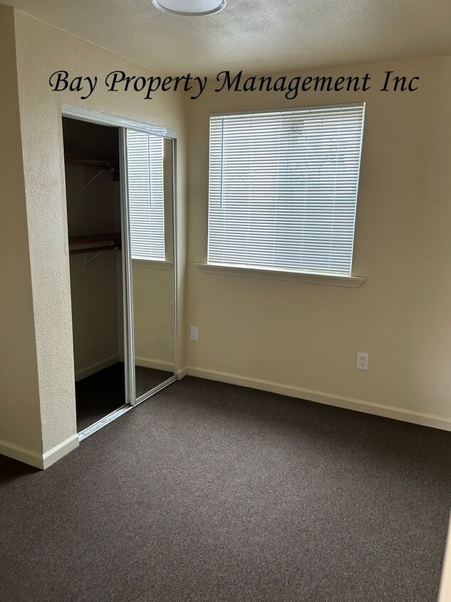 Building Photo - BURK731