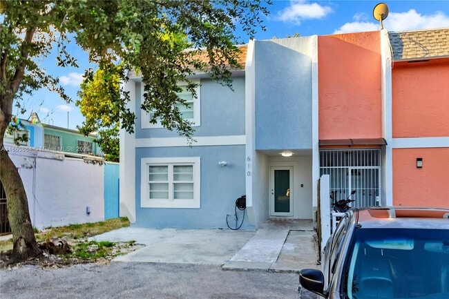 Building Photo - 610 NW 11th St