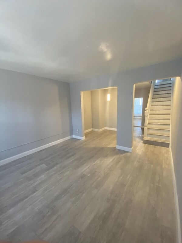 Foto del edificio - 424 Ilchester Ave