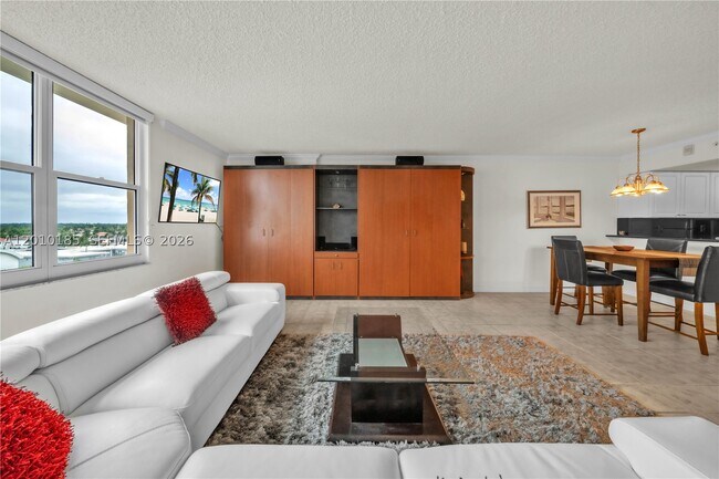 Building Photo - 2501 S Ocean Dr