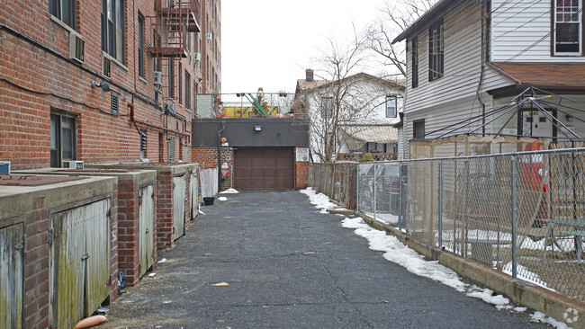 Building Photo - 1075 Sheepshead Bay Rd