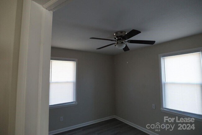 Foto del edificio - 137 18th St NW
