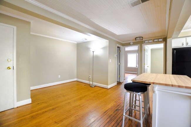 Foto del edificio - Historic Downtown Charleston Apartment!