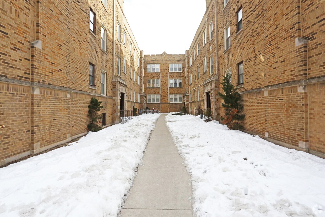 Building Photo - 4817-4823 N Wolcott Ave