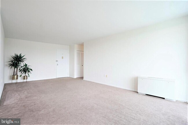 Foto del edificio - 10401 Grosvenor Pl